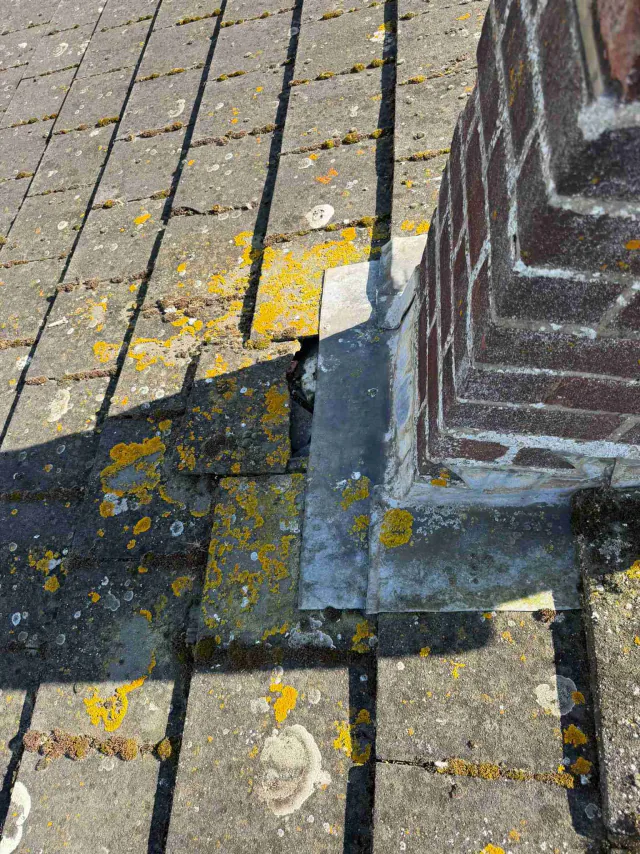 Lead flashing around brickwork
