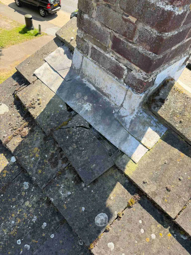 Lead flashing around brickwork