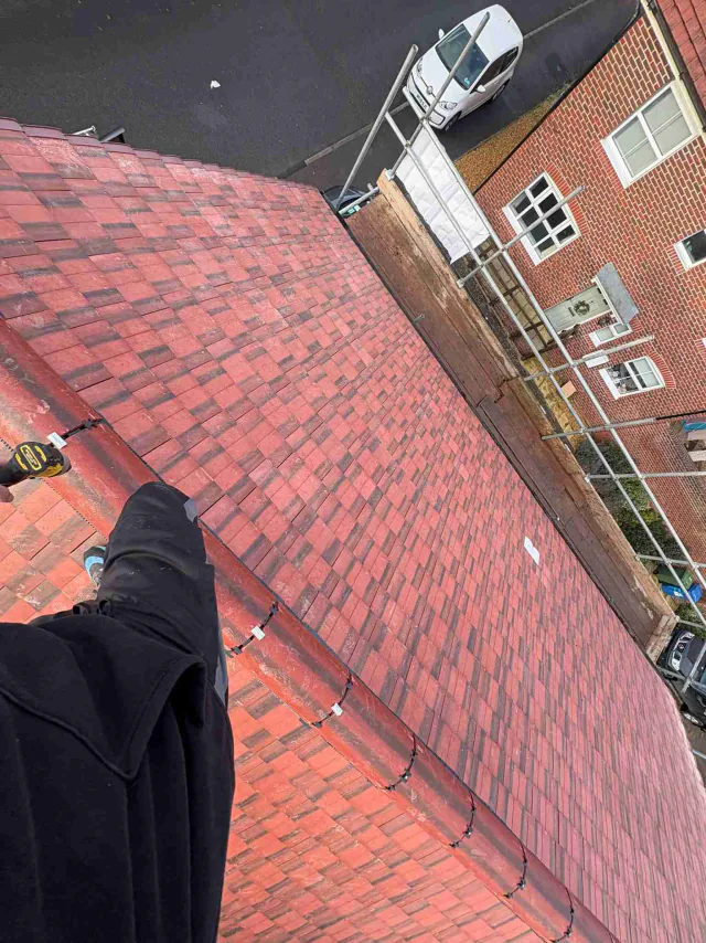 Red tile surface and ridge tiles