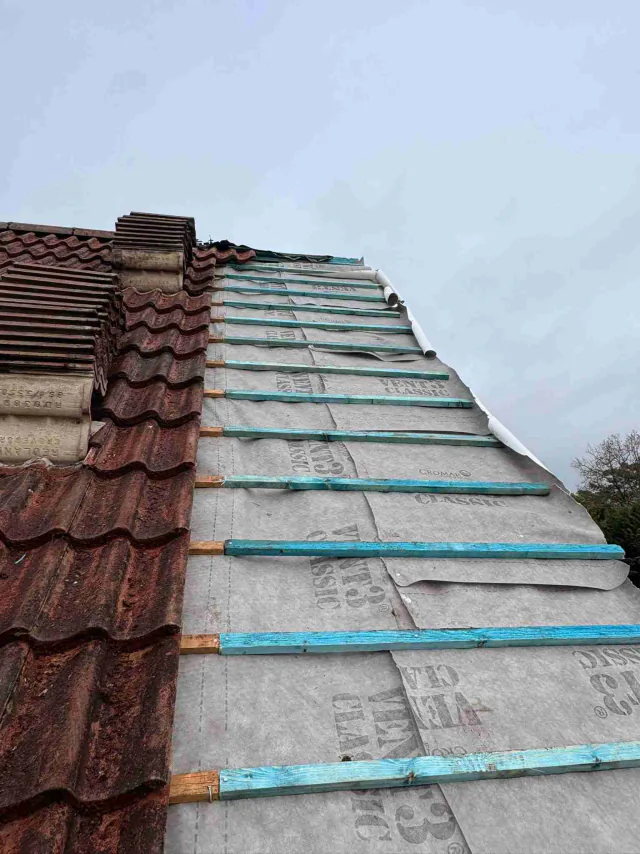 Roof repair in progress with new roofing felt and battens installed by WWR Roofing on the Isle of Wight