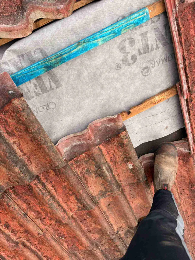 Roof underlay and timber battens