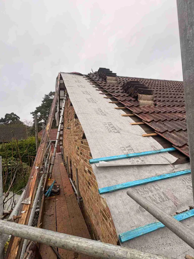 Roof underlay and timber battens