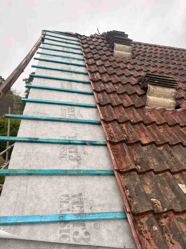 Roof underlay and timber battens