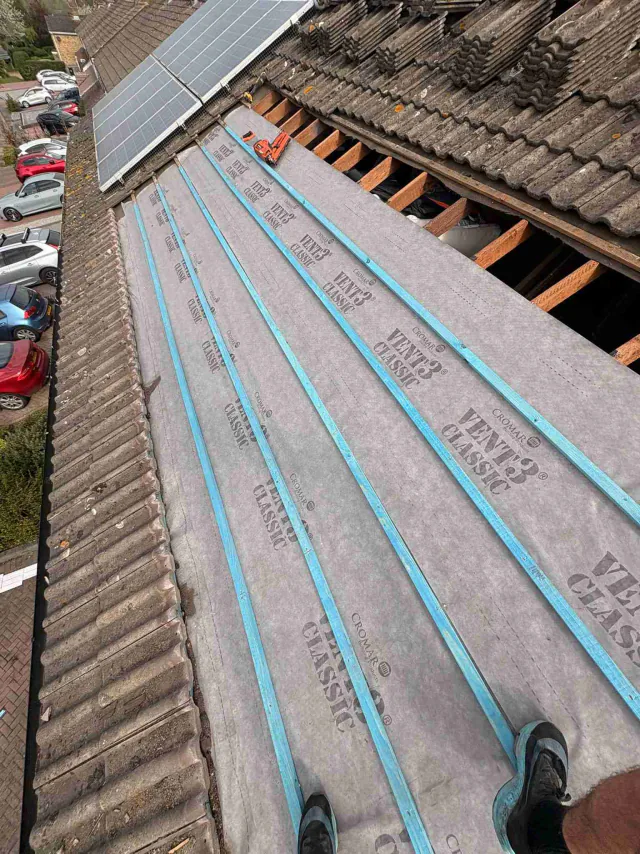 Roof underlay and timber battens