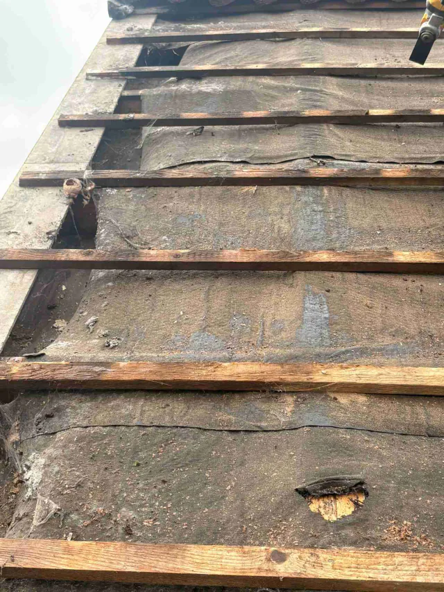 Roof underlay and timber battens