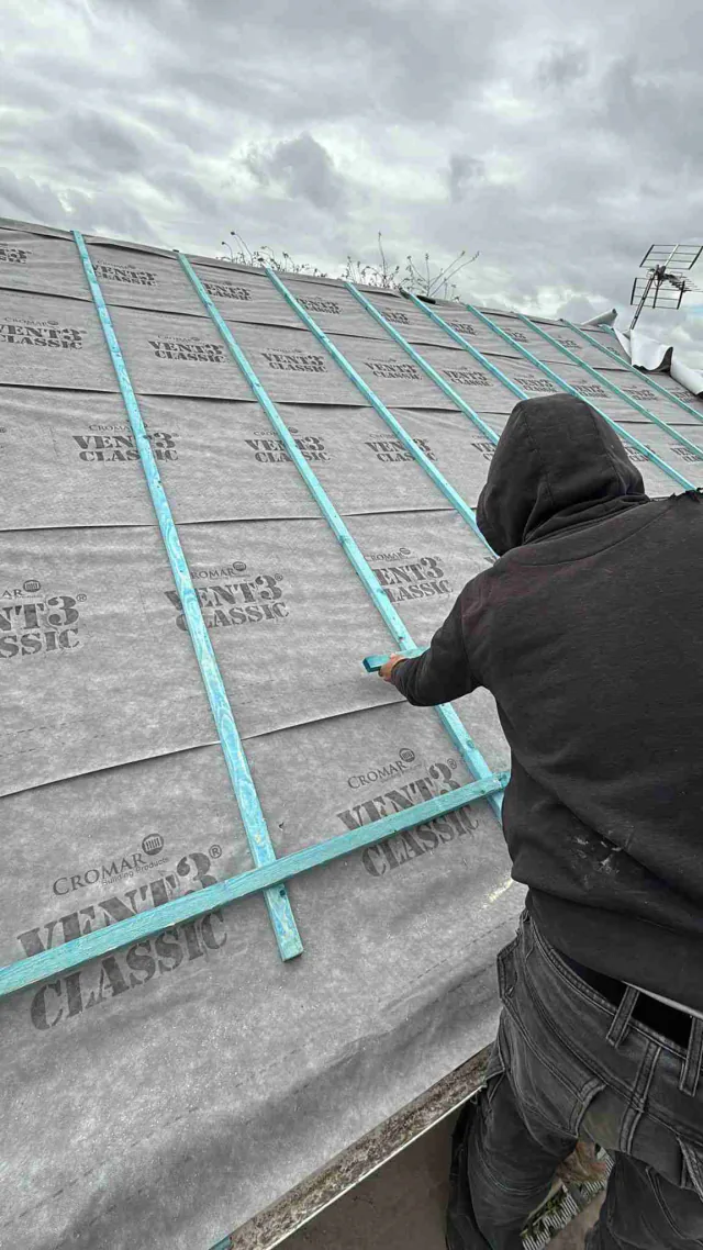 Roof underlay and timber battens