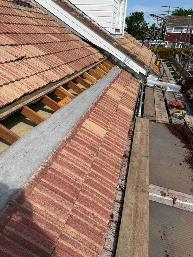 Tiled roof at the gutter edge