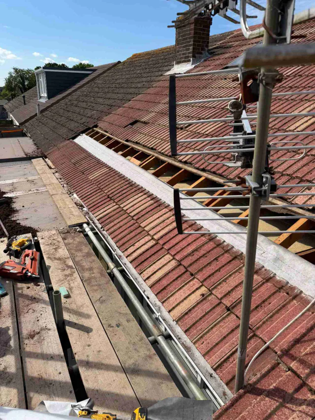 Tiled roof at the gutter edge