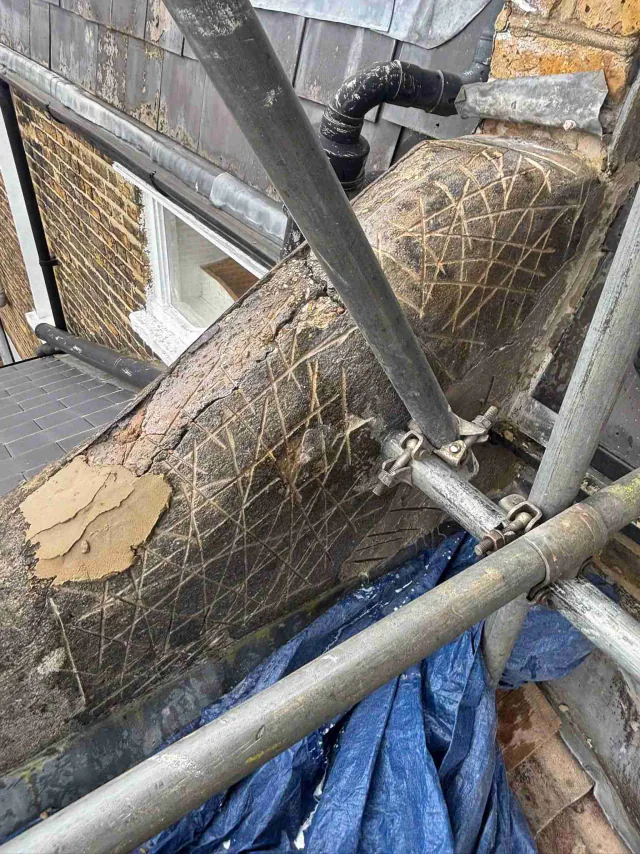 Tiled roof at the gutter edge