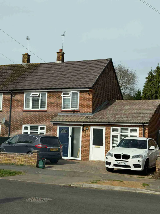 Tiled roof with ridge tiles