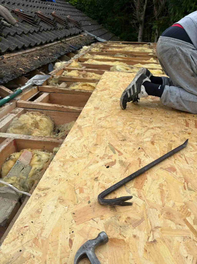 Timber decking for a flat roof